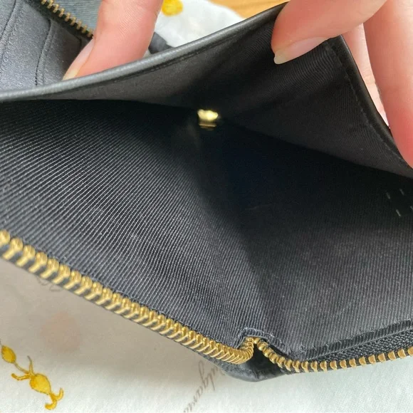 Margot New York 100% Leather Zipper Wallet - Picture 7 of 8